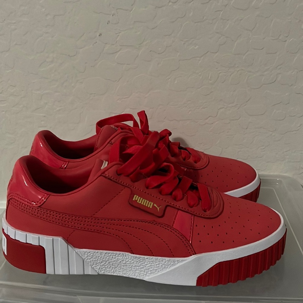 Puma Athletic California  Shoes. Size 8.5